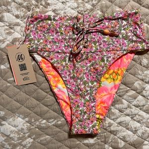 NWT - Maaji swim bottoms - High rise bottoms - Reversible - Size M